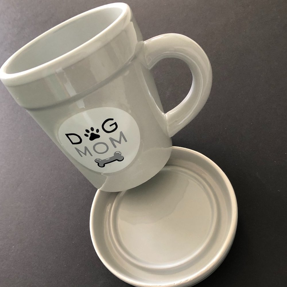 NEW VIEW GIFTS "Dog Mom" Lg 2 Piece Mug & Saucer
